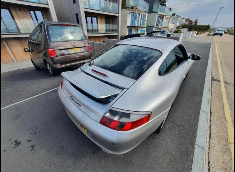 Porsche 911 Carrera Coupe - 2003